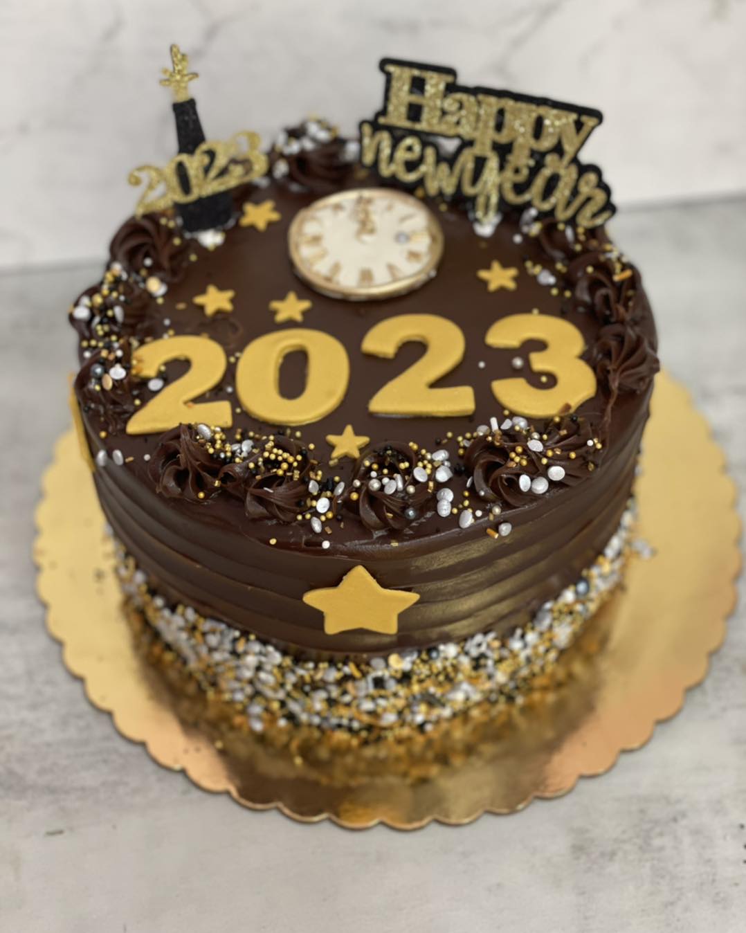 From all of us at Alina’s we wish you all a Happy New Year!!! 🎊 🎉🎉🎉🍾🍾🥂🥂