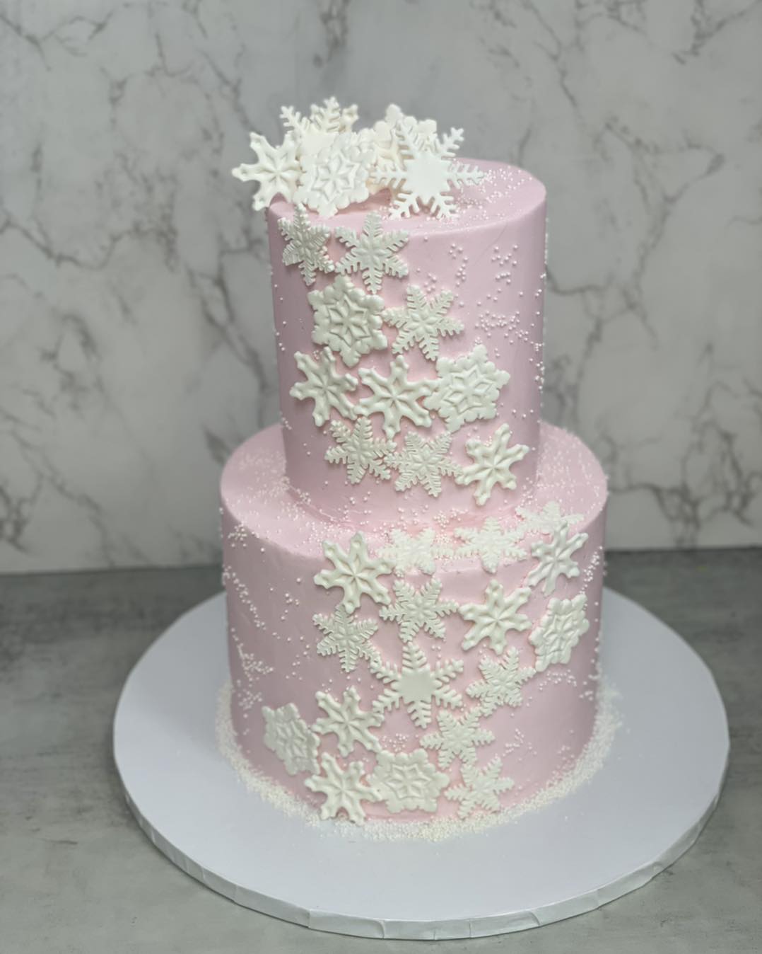 Still no snow outside … luckily we have plenty snowflakes at Alina’s….❄️❄️❄️