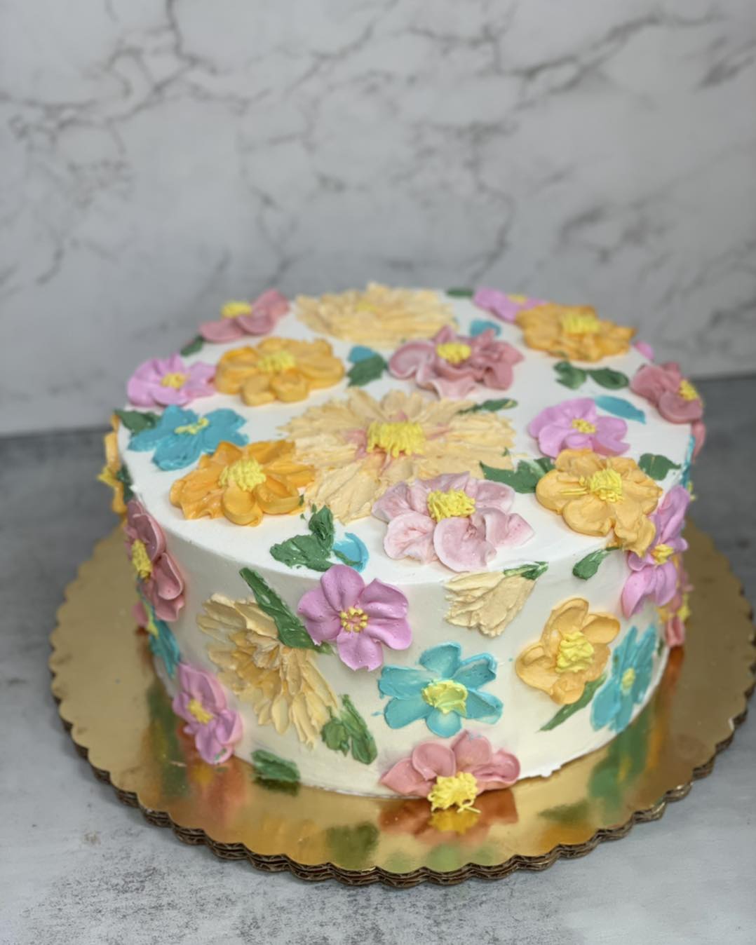 Happy Palm Sunday from all of us at Alina’s!!🌸 #Flowerbuttercreamcake #alinascakesandcookies...