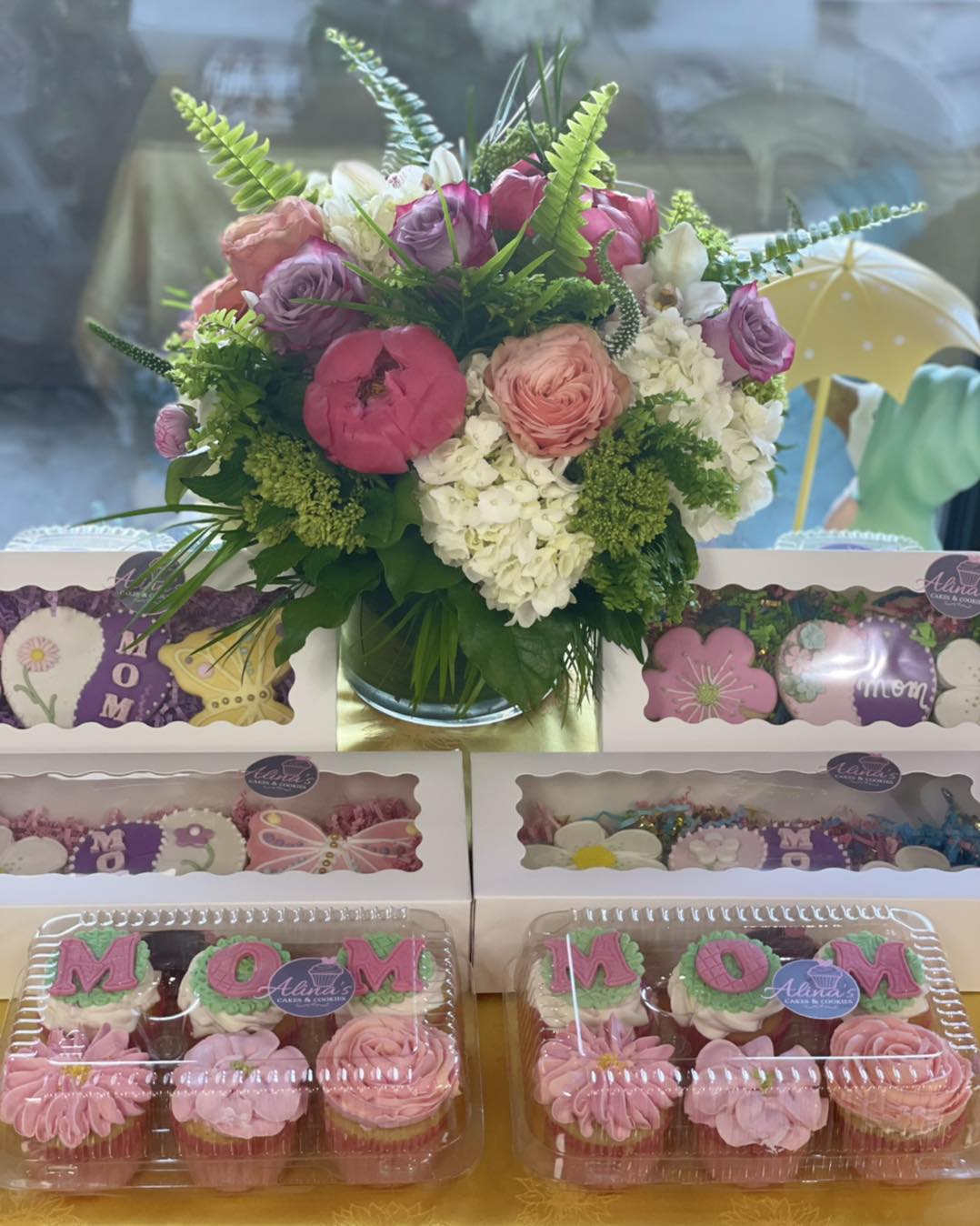 Happy Mothers Day from all of us at Alina’s!!!🌸🌸🌸🌷🌷🌷🌺🌺🌺🌺🌺🌺 We are open until 1:00 and...